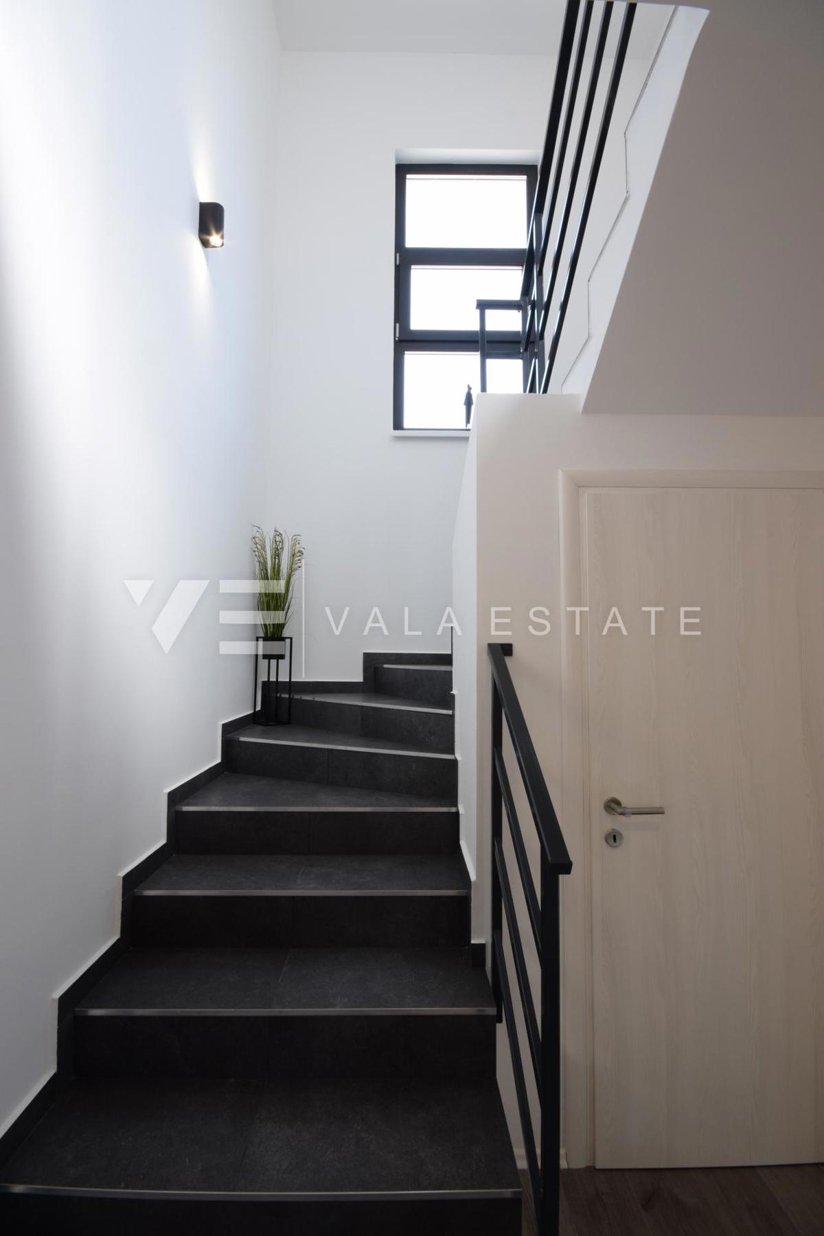 NOVOGRADNJA! SODOBNA NOVA SAMOSTOJNA HIŠA NA ČUDOVITI LOKACIJI, OBKROŽENA Z NARAVO