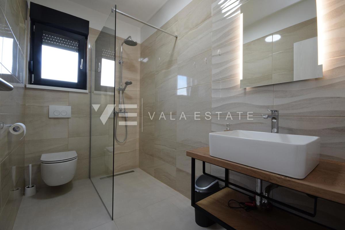 NOVOGRADNJA! SODOBNA NOVA SAMOSTOJNA HIŠA NA ČUDOVITI LOKACIJI, OBKROŽENA Z NARAVO