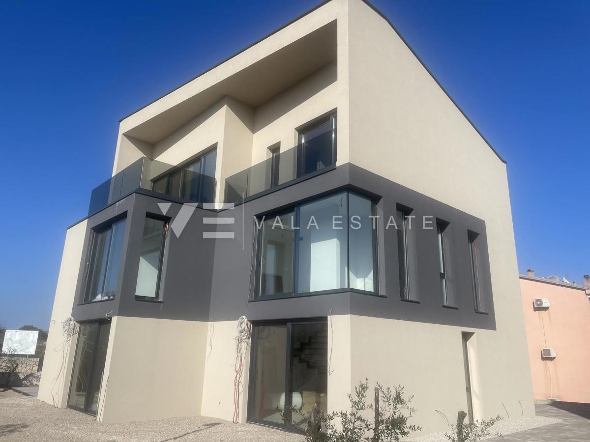 DVOETAŽNI APARTMA V NOVOGRADNJI S POGLEDOM NA MORJE