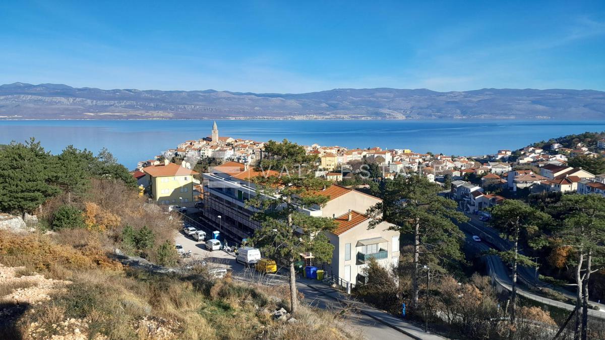 DVA APARTMAJA S POGLEDOM NA MORJE V BLIZINI PLAŽE