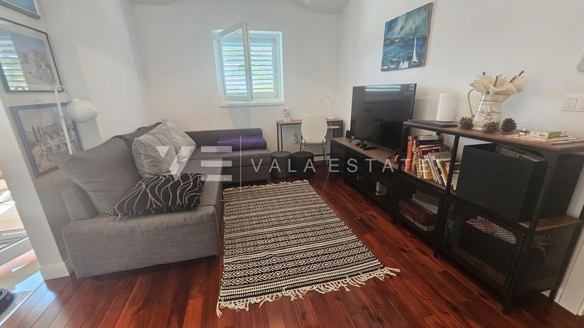 UDOBNI PENTHOUSE APARTMA V BLIŽINI PLAŽE IN CENTRA