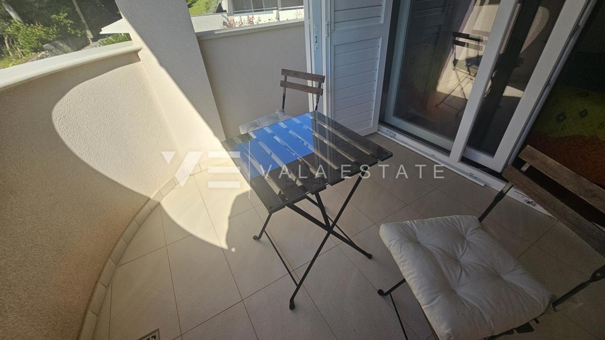 UDOBNI PENTHOUSE APARTMA V BLIŽINI PLAŽE IN CENTRA