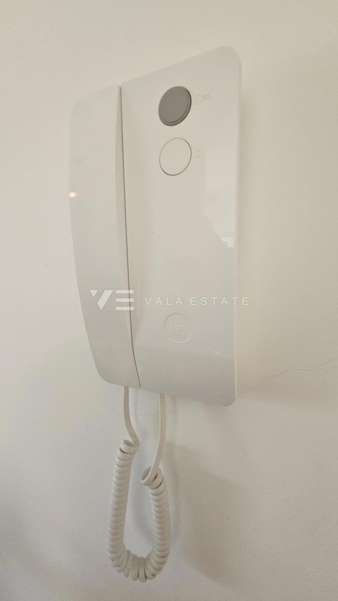 UDOBNI PENTHOUSE APARTMA V BLIŽINI PLAŽE IN CENTRA