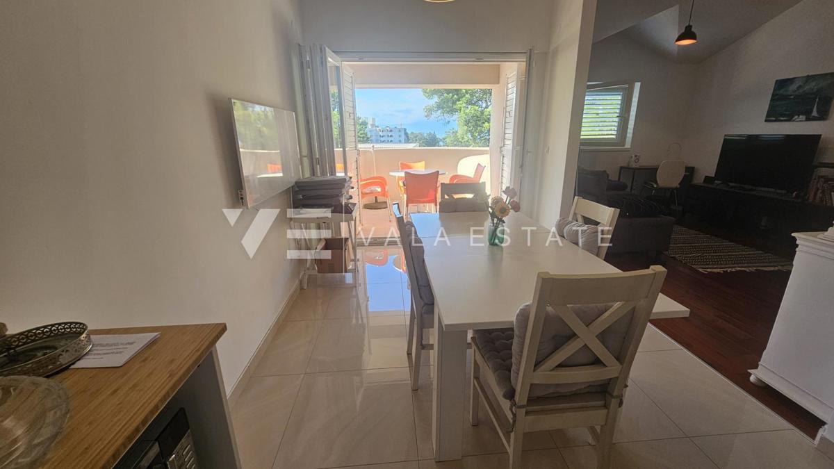 UDOBNI PENTHOUSE APARTMA V BLIŽINI PLAŽE IN CENTRA