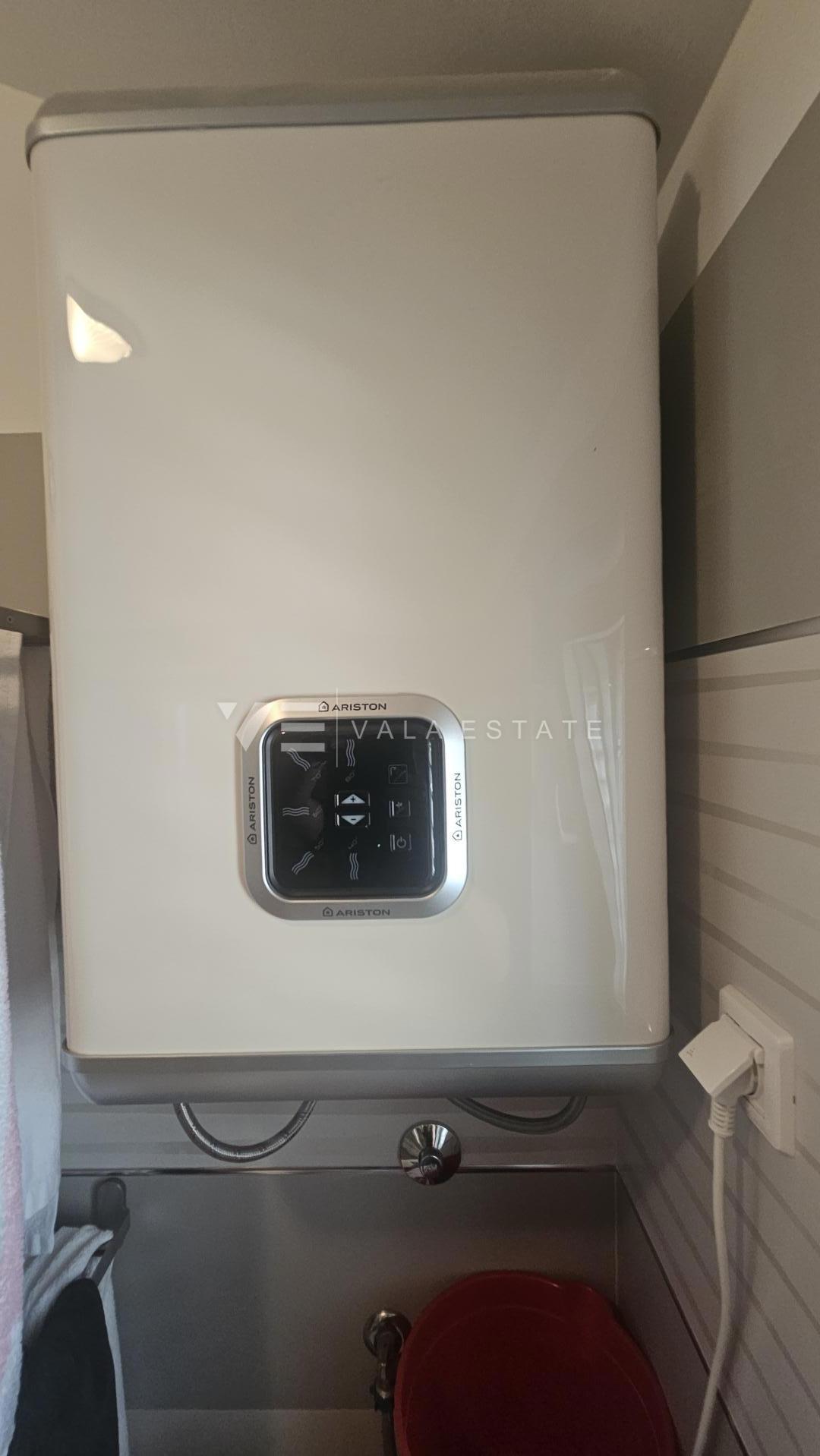 UDOBNI PENTHOUSE APARTMA V BLIŽINI PLAŽE IN CENTRA