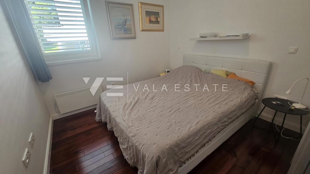 UDOBNI PENTHOUSE APARTMA V BLIŽINI PLAŽE IN CENTRA