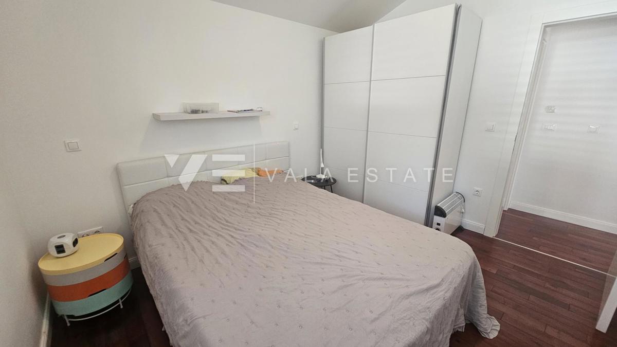 UDOBNI PENTHOUSE APARTMA V BLIŽINI PLAŽE IN CENTRA