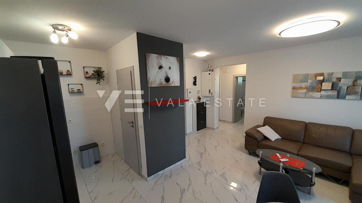 OPREMLJENI APARTMA V BLIŽINI MORJA IN CENTRA