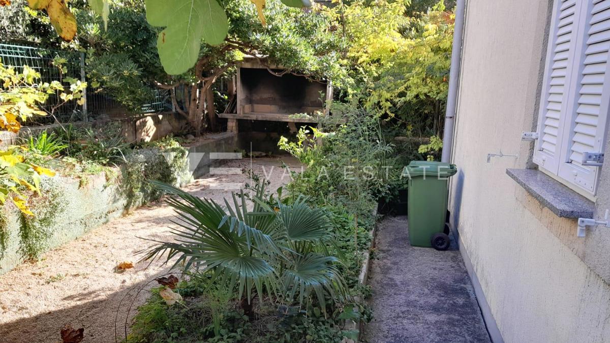 OPREMLJENI APARTMA V BLIŽINI MORJA IN CENTRA