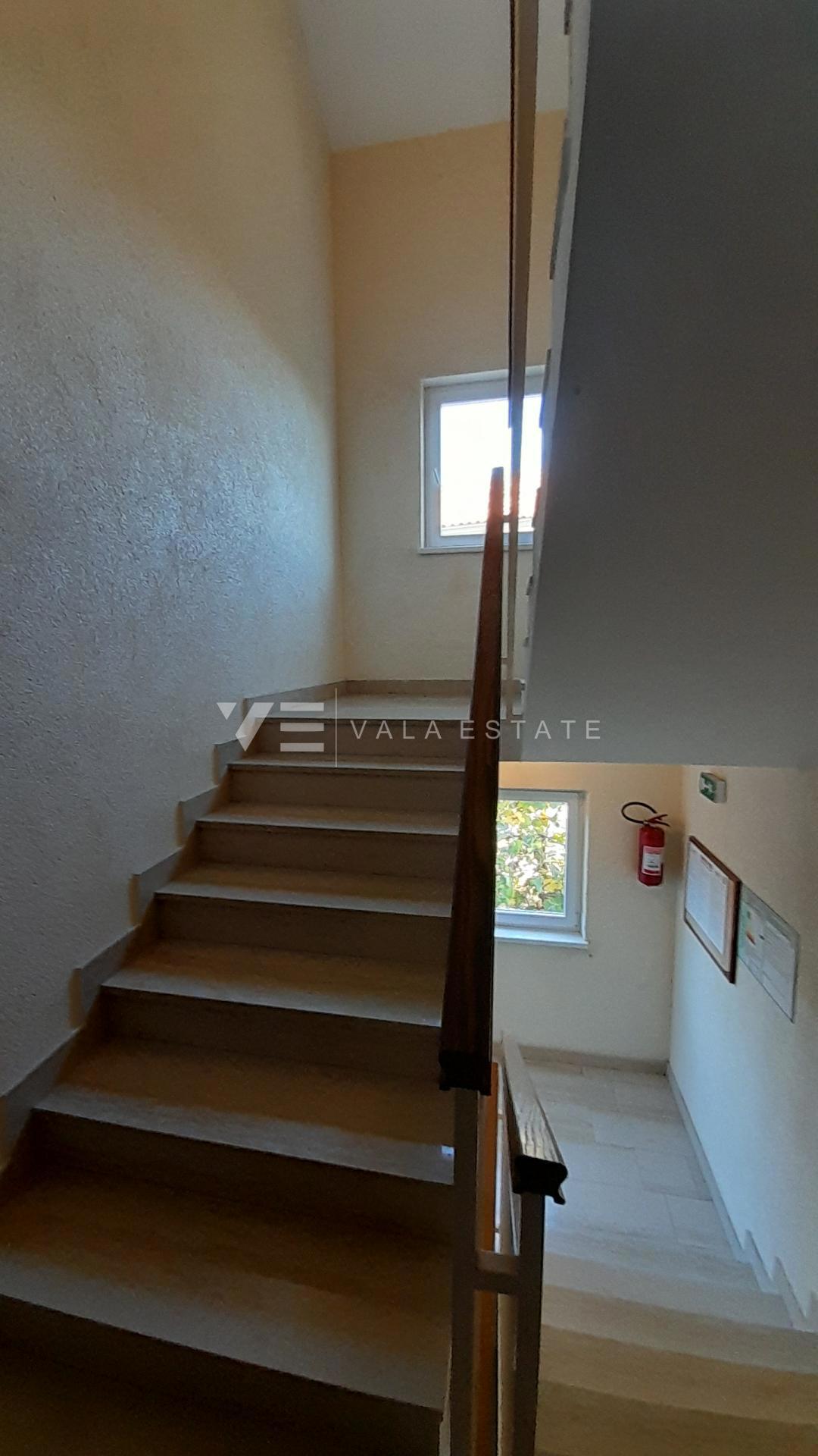 OPREMLJENI APARTMA V BLIŽINI MORJA IN CENTRA