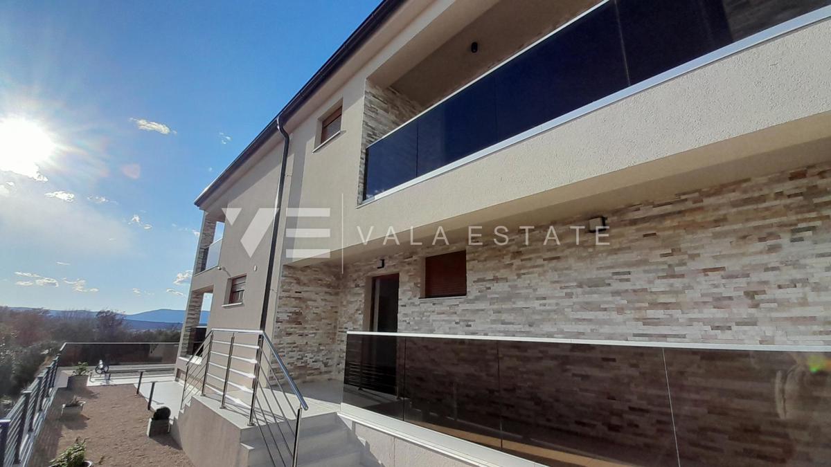 NOVA SAMOSTOJNA HIŠA Z BAZENOM IN POGLEDOM NA MORJE