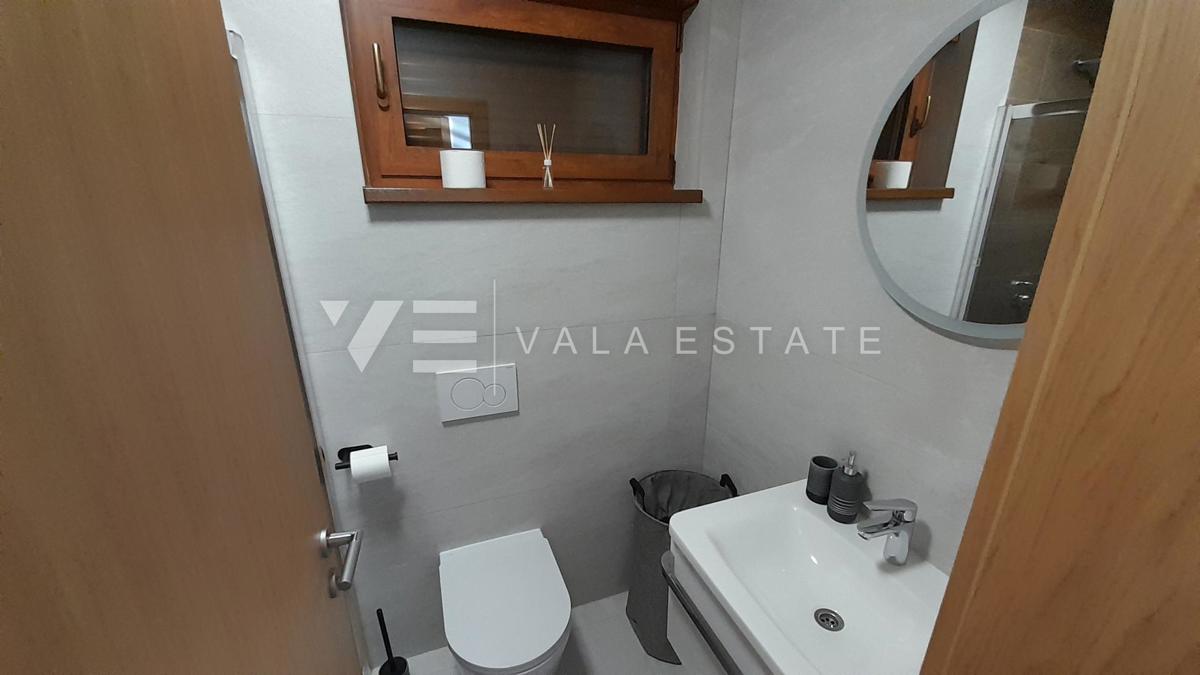 NOVA SAMOSTOJNA HIŠA Z BAZENOM IN POGLEDOM NA MORJE