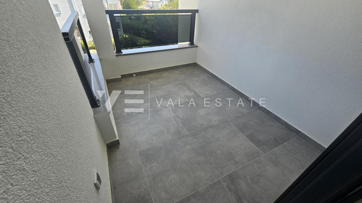 DVOSOBNI APARTMA V PRVEM NADSTROPJU NOVOGRADNJE