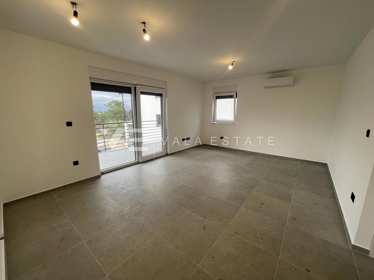 APARTMA NA MIRNI LOKACIJI S POGLEDOM NA MORJE