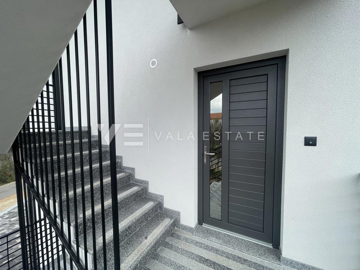 APARTMA NA MIRNI LOKACIJI S POGLEDOM NA MORJE