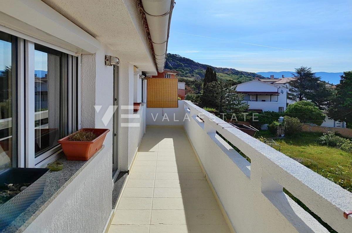 APARTMA Z POGLEDOM NA MORJE V BLIŽINI PLAŽE