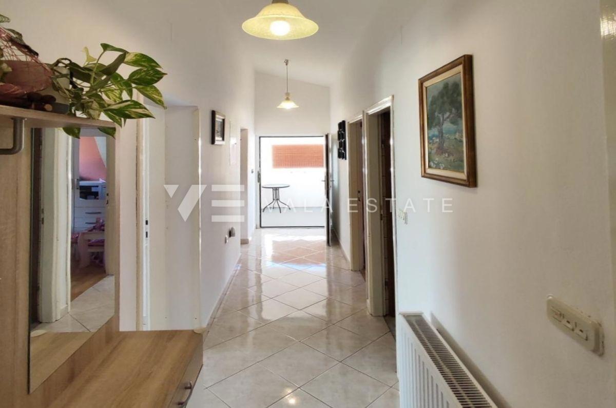APARTMA Z POGLEDOM NA MORJE V BLIŽINI PLAŽE