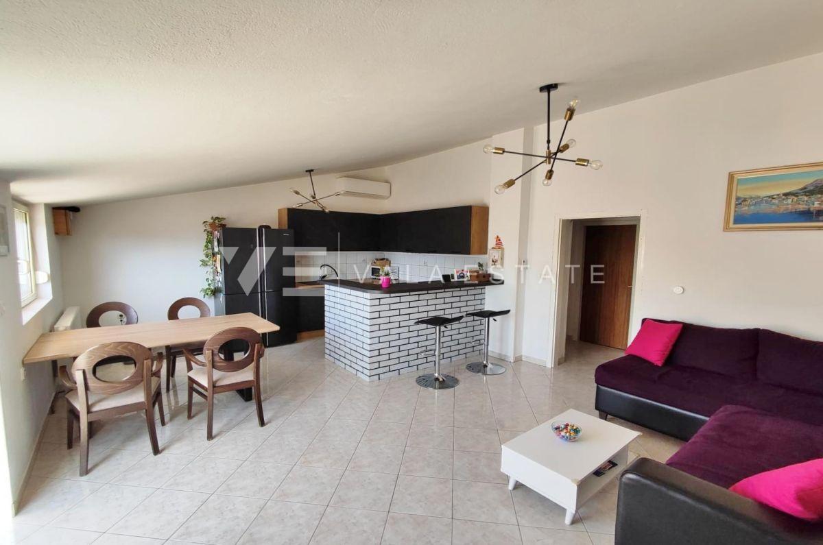 APARTMA Z POGLEDOM NA MORJE V BLIŽINI PLAŽE