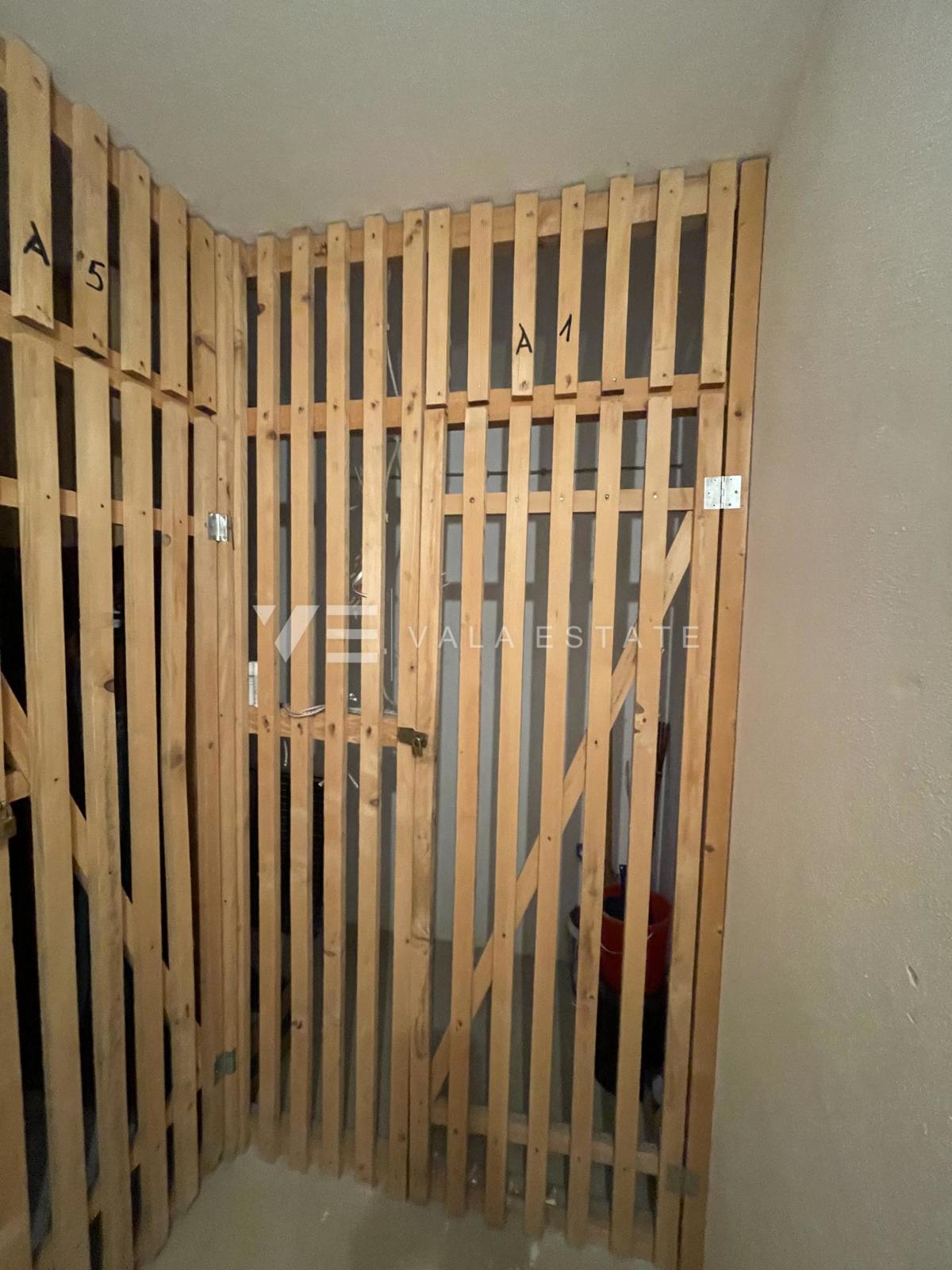 OPREMLJENI ENOSOBNI APARTMA V BLIŽINI CENTRA IN MORJA