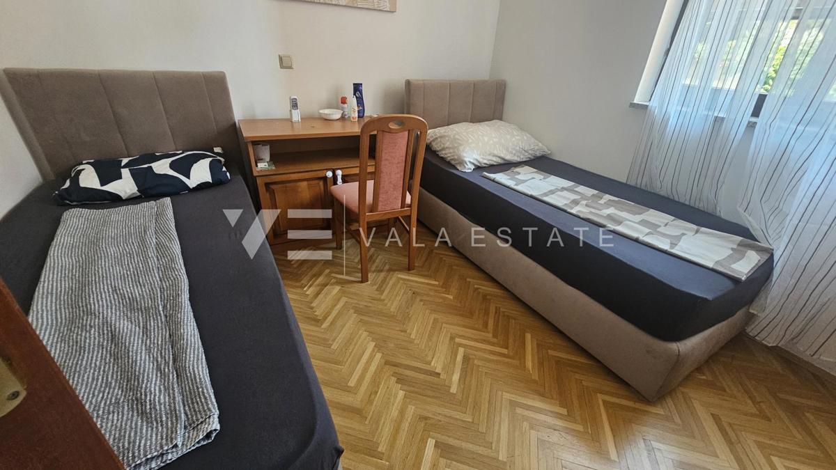 APARTMA Z POGLEDOM NA MORJE V BLIŽINI PLAŽE