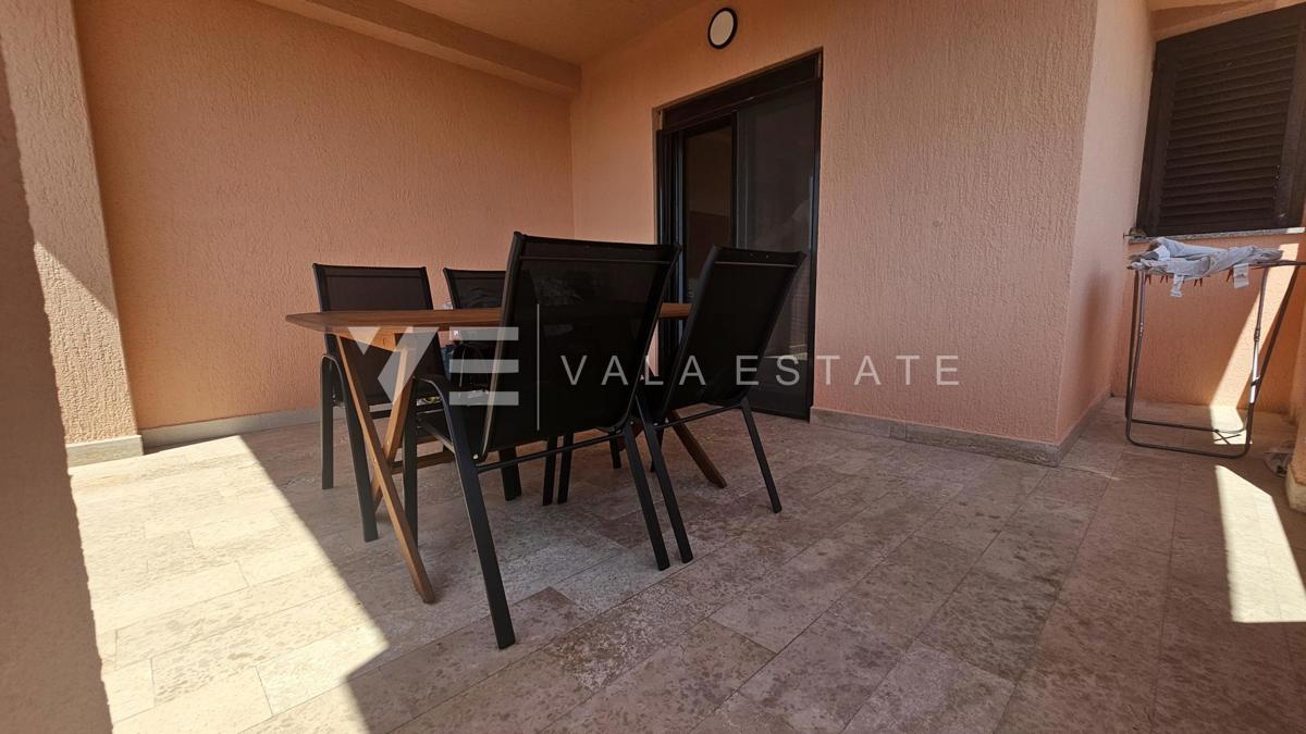 APARTMA Z POGLEDOM NA MORJE V BLIŽINI PLAŽE