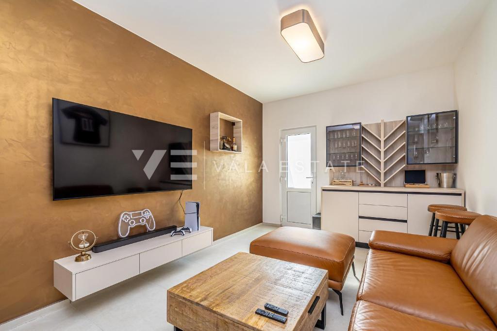 MODERNA DVOJČEK HIŠA Z BAZENOM