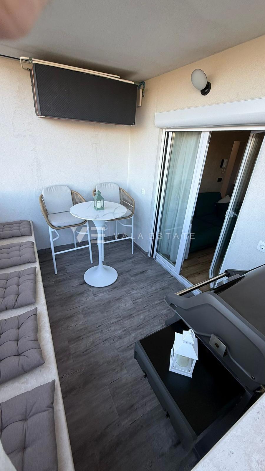 OPREMLJENI ENOSOBNI APARTMA NA MIRNI LOKACIJI