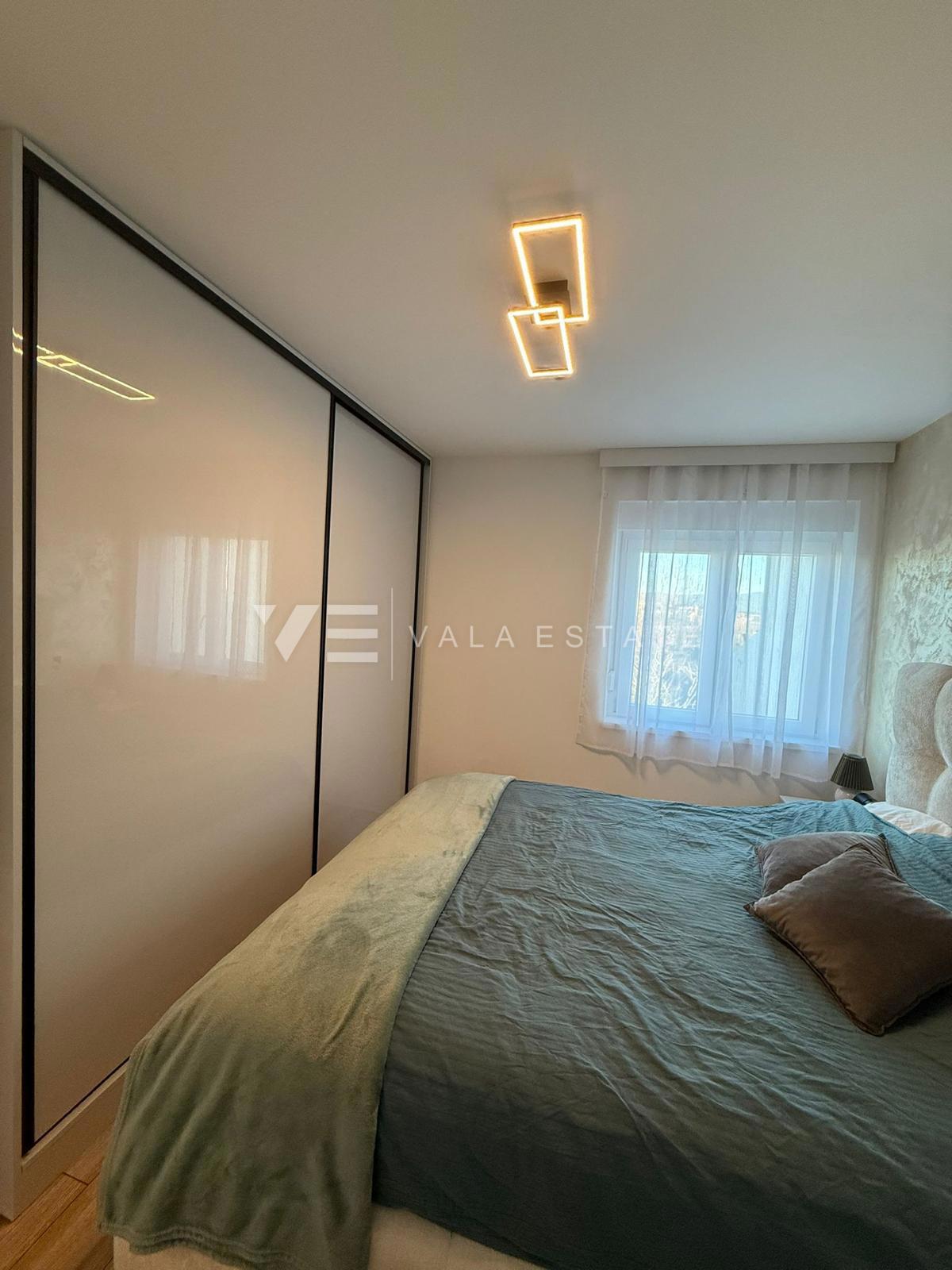 OPREMLJENI ENOSOBNI APARTMA NA MIRNI LOKACIJI