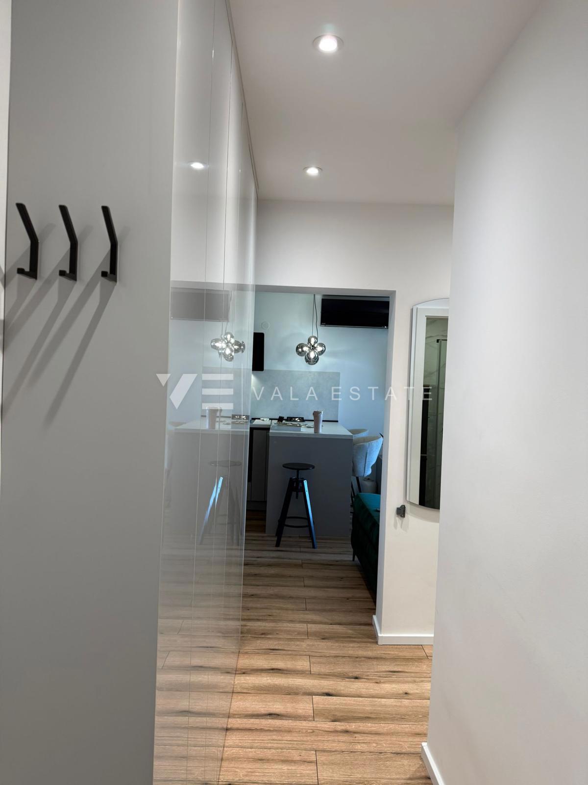 OPREMLJENI ENOSOBNI APARTMA NA MIRNI LOKACIJI