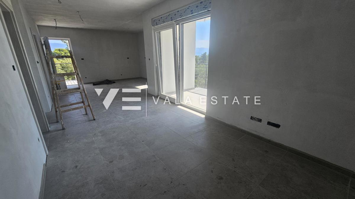 DVOSOBNI APARTMA V NOVOGRADNJI S POGLEDOM NA MORJE