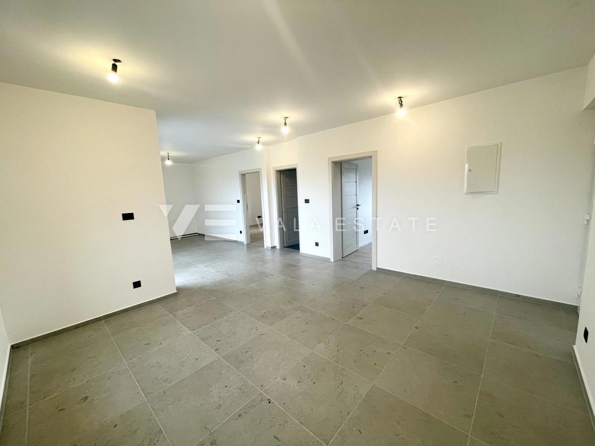 DVOSOBNI APARTMA V NOVOGRADNJI S POGLEDOM NA MORJE