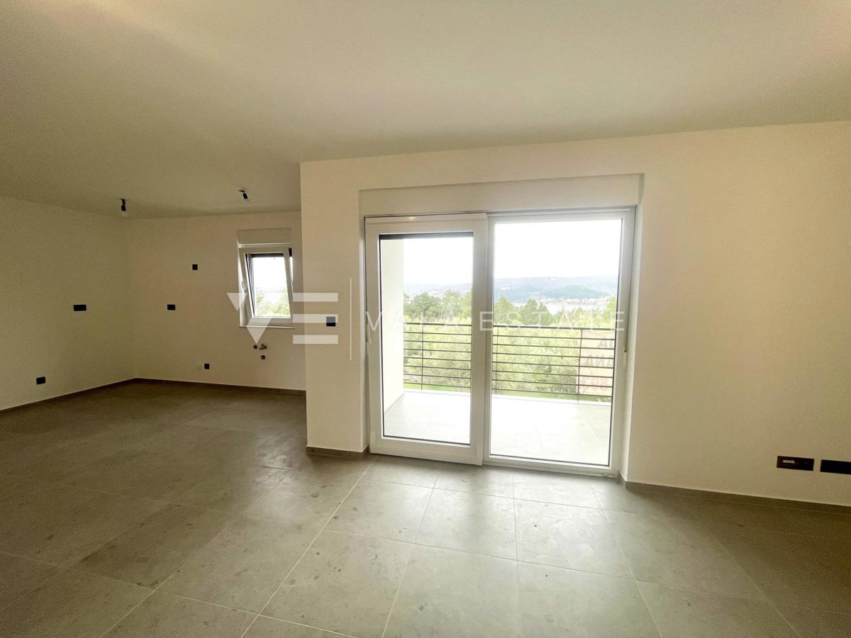 DVOSOBNI APARTMA V NOVOGRADNJI S POGLEDOM NA MORJE