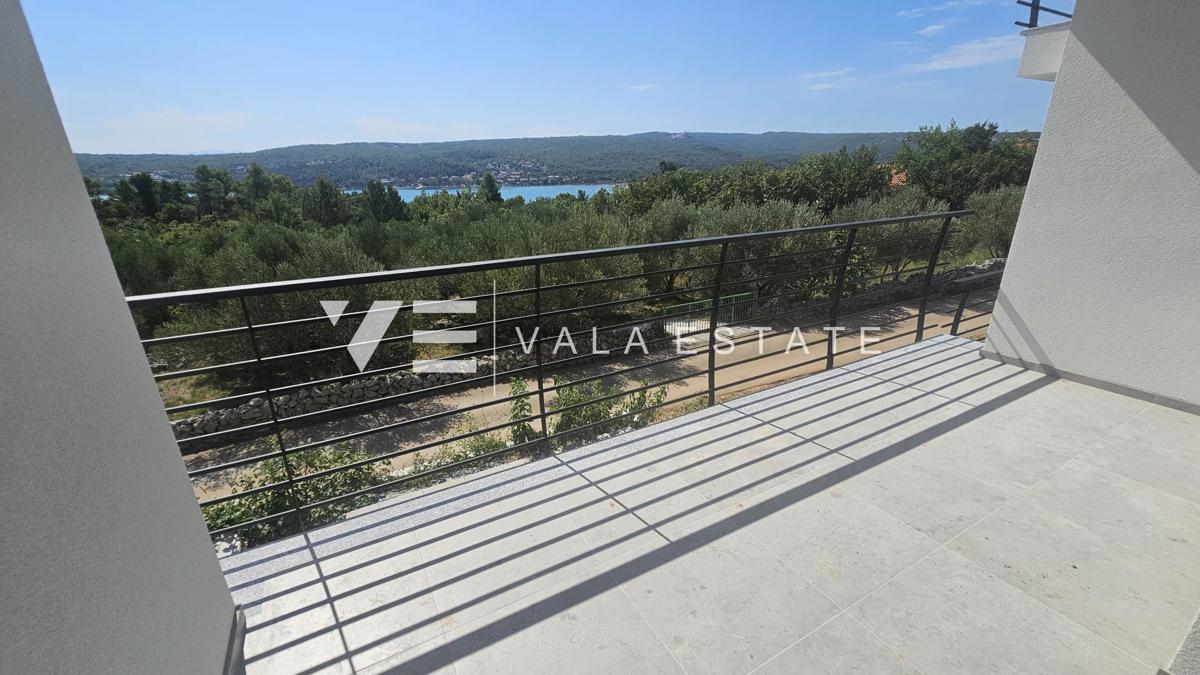 DVOSOBNI APARTMA V NOVOGRADNJI S POGLEDOM NA MORJE