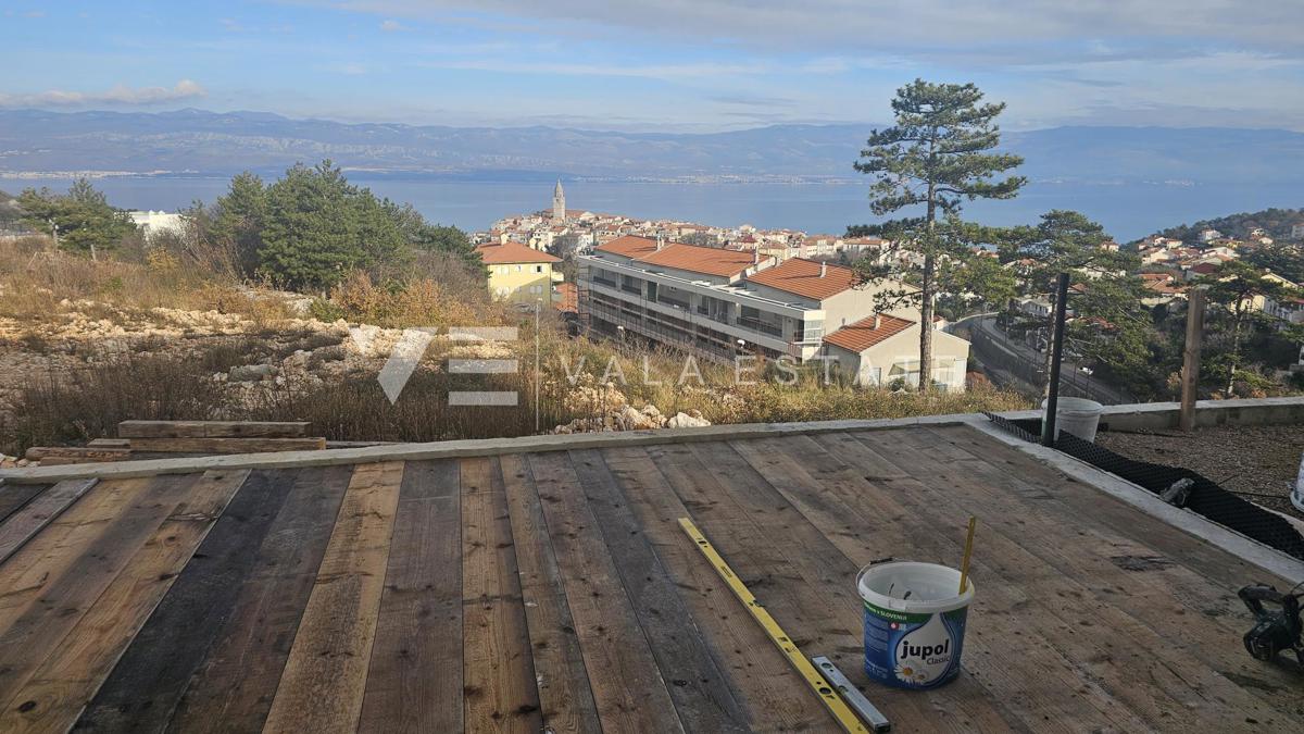 NOV APARTMA S POGLEDOM NA MORJE, BAZENOM IN DODATNIM STUDIO APARTMAJEM