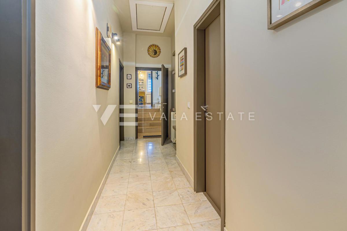 PRITLIČNA HIŠA Z VRTOM SAMO 400 M OD MORJA