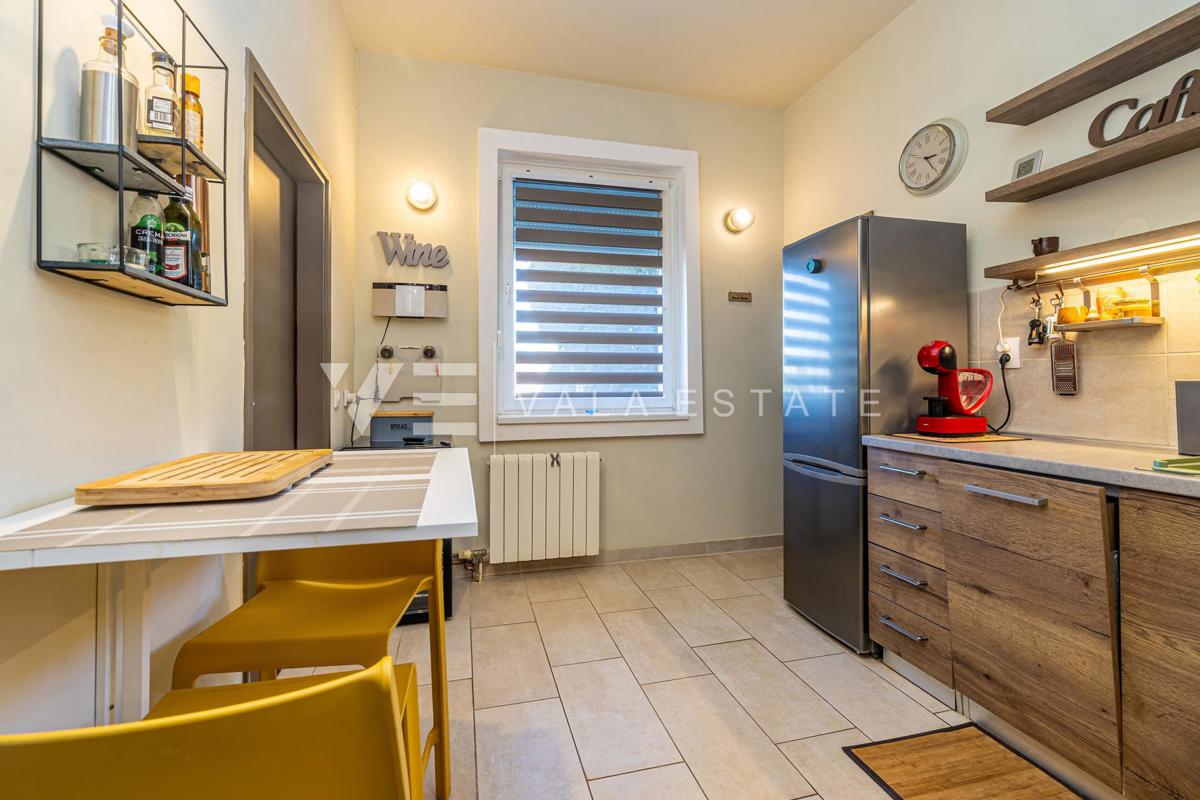 PRITLIČNA HIŠA Z VRTOM SAMO 400 M OD MORJA