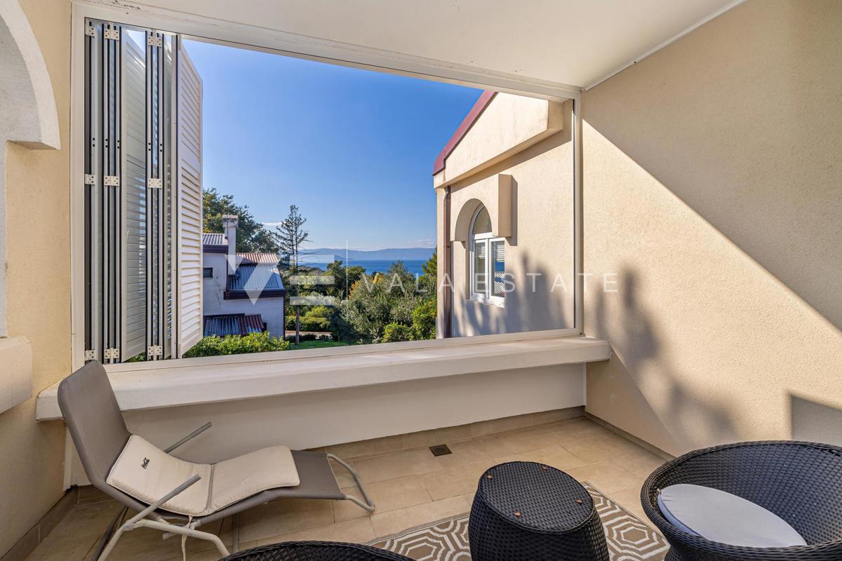 PRITLIČNA HIŠA Z VRTOM SAMO 400 M OD MORJA