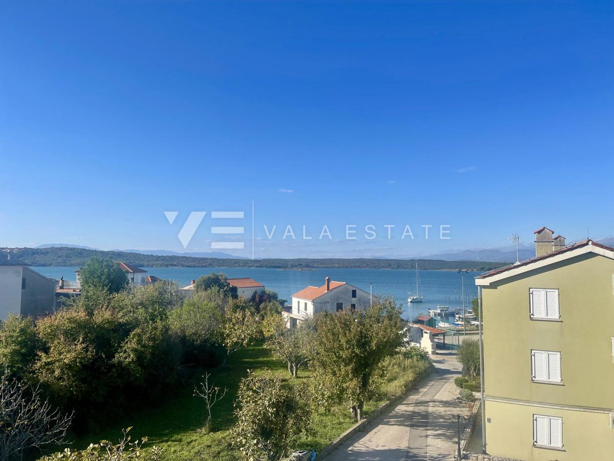 APARTMA Z POGLEDOM NA MORJE SAMO 50 M OD PLAŽE