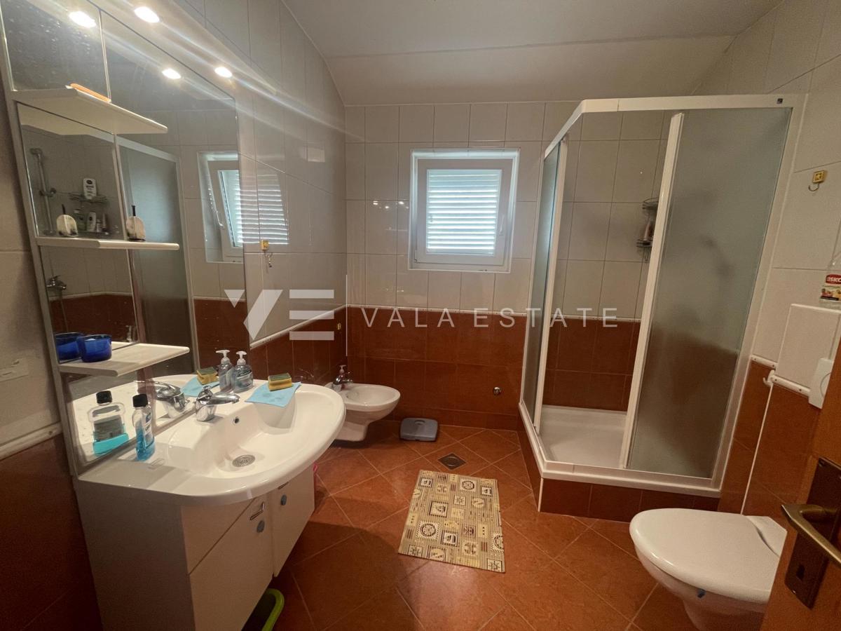 APARTMA Z POGLEDOM NA MORJE SAMO 50 M OD PLAŽE