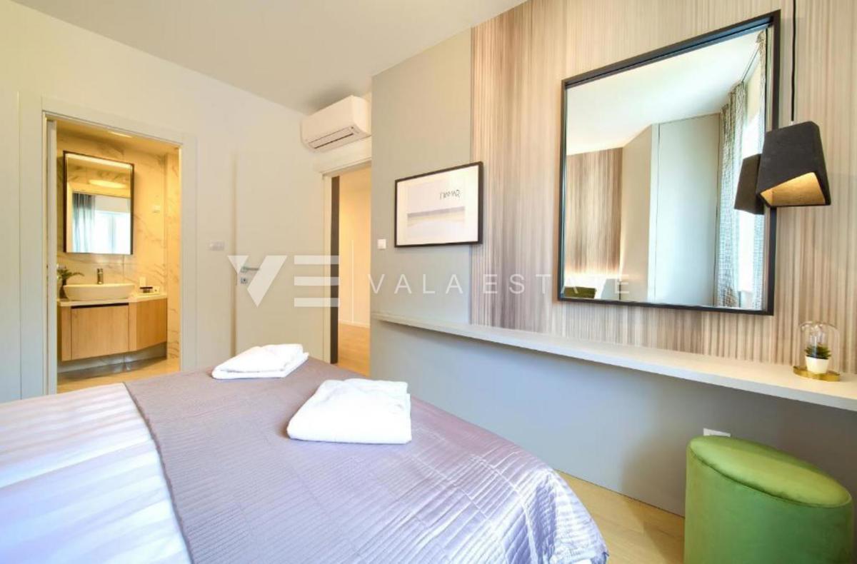 UDOBNI OPREMLJENI APARTMA V BLIŽINI CENTRA IN MORJA