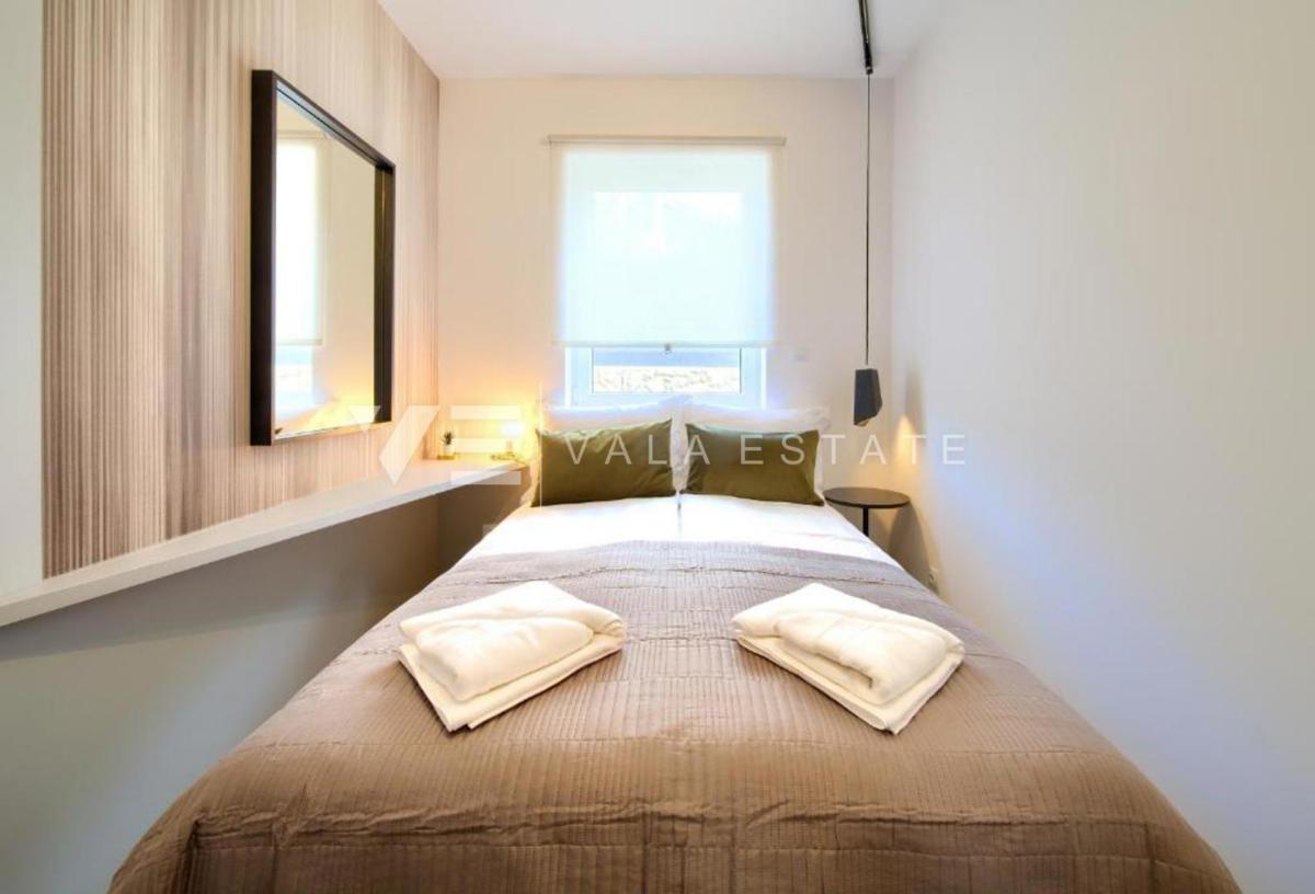 UDOBNI OPREMLJENI APARTMA V BLIŽINI CENTRA IN MORJA