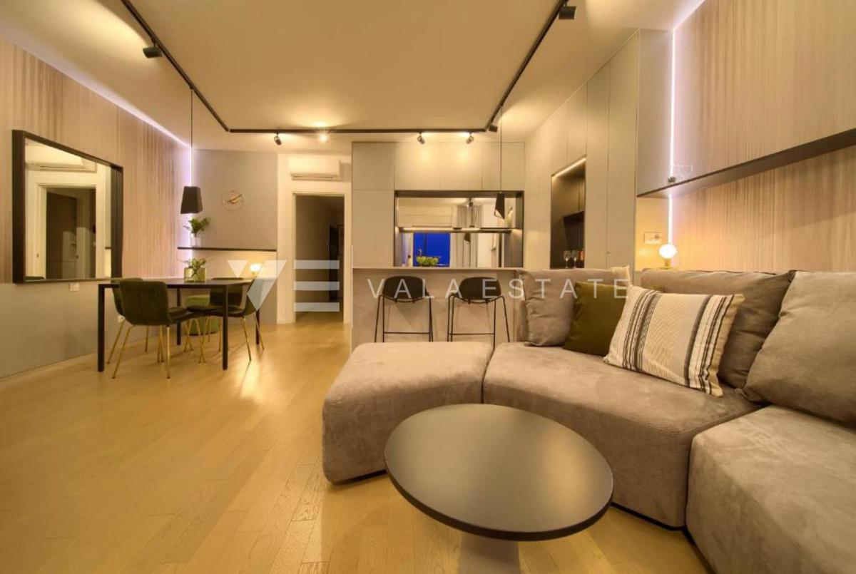 UDOBNI OPREMLJENI APARTMA V BLIŽINI CENTRA IN MORJA