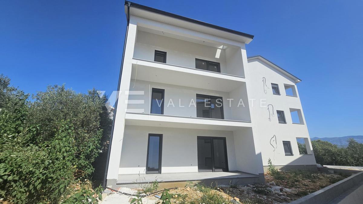 APARTMA V PRITLIČJU NOVOGRADNJE Z VRTOM