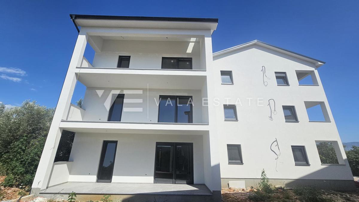 APARTMA V PRITLIČJU NOVOGRADNJE Z VRTOM
