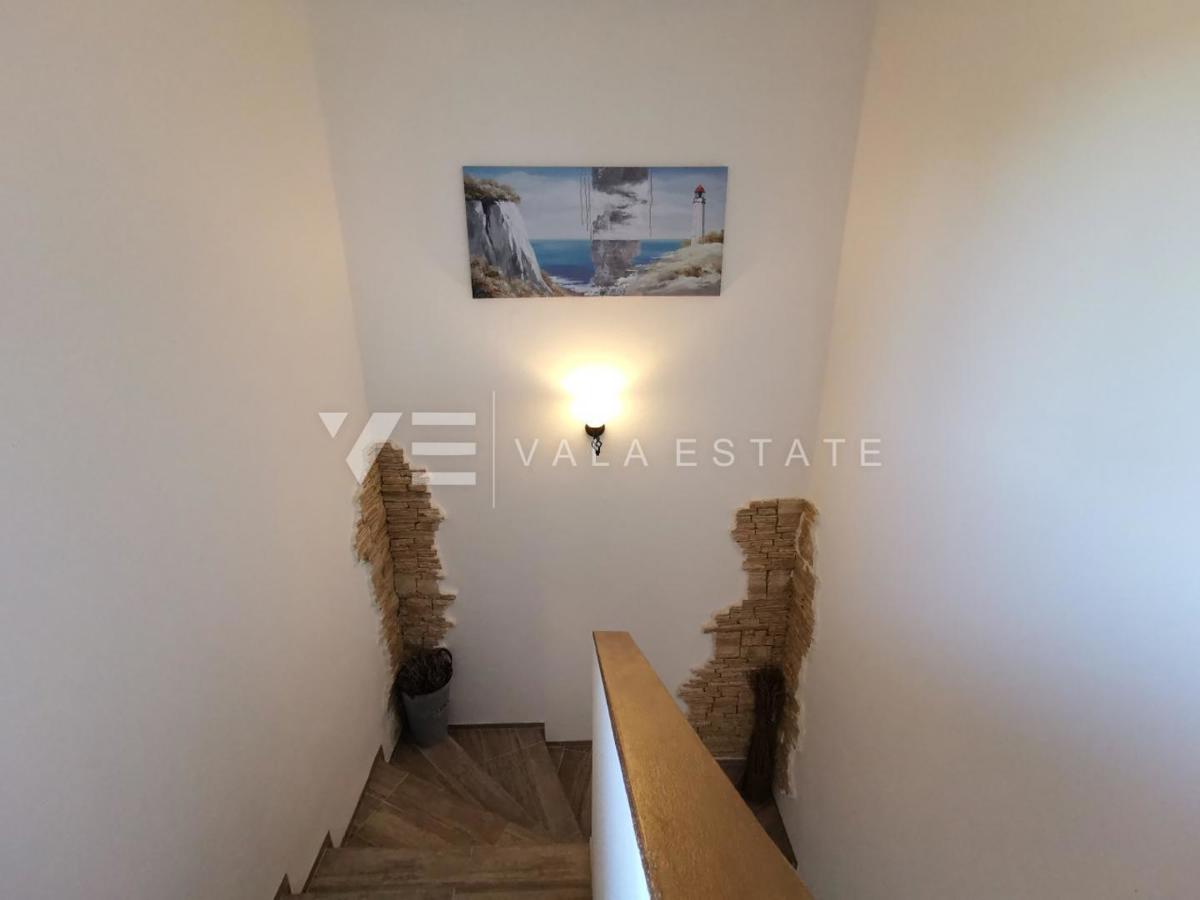 DVOJNA HIŠA Z POGLEDOM NA MORJE IN BAZENOM