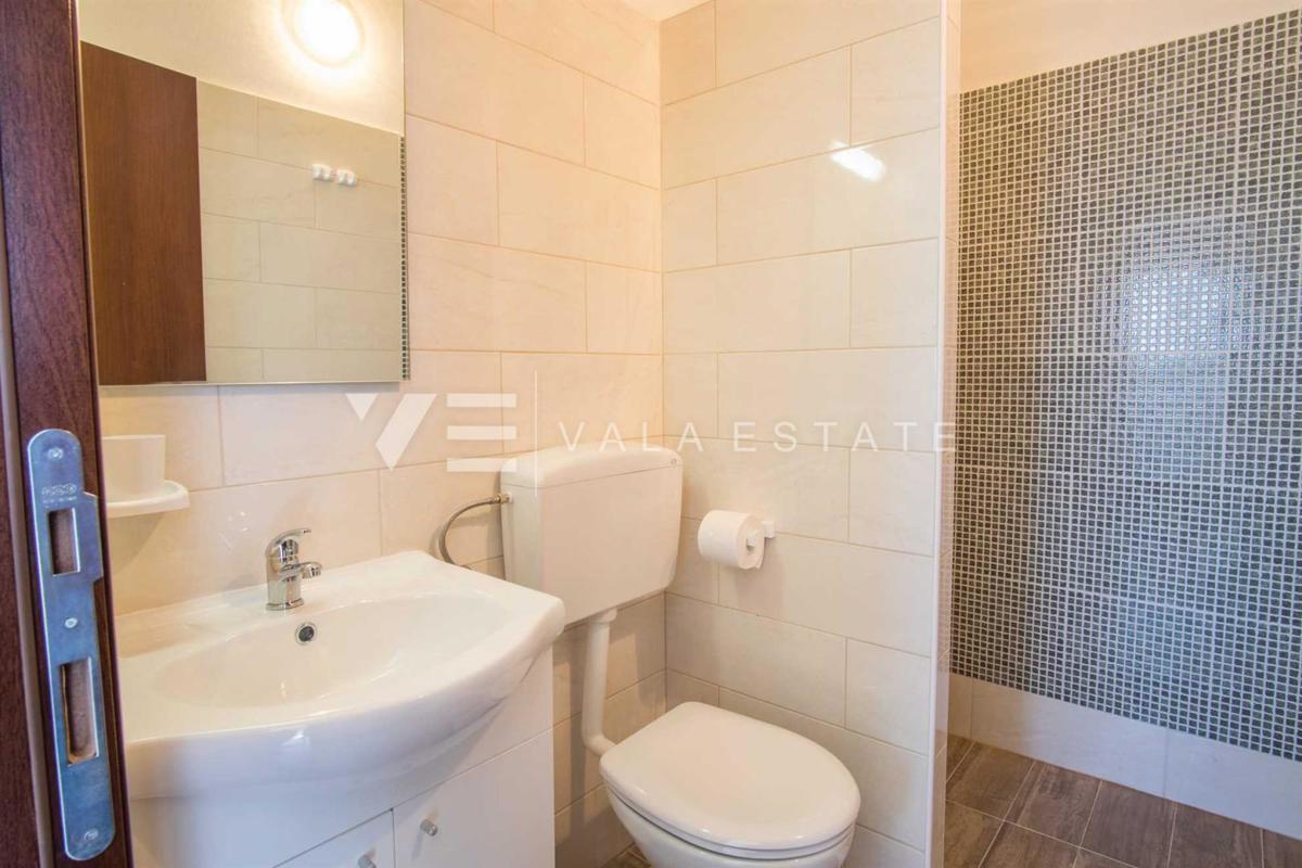 DVOJNA HIŠA Z POGLEDOM NA MORJE IN BAZENOM