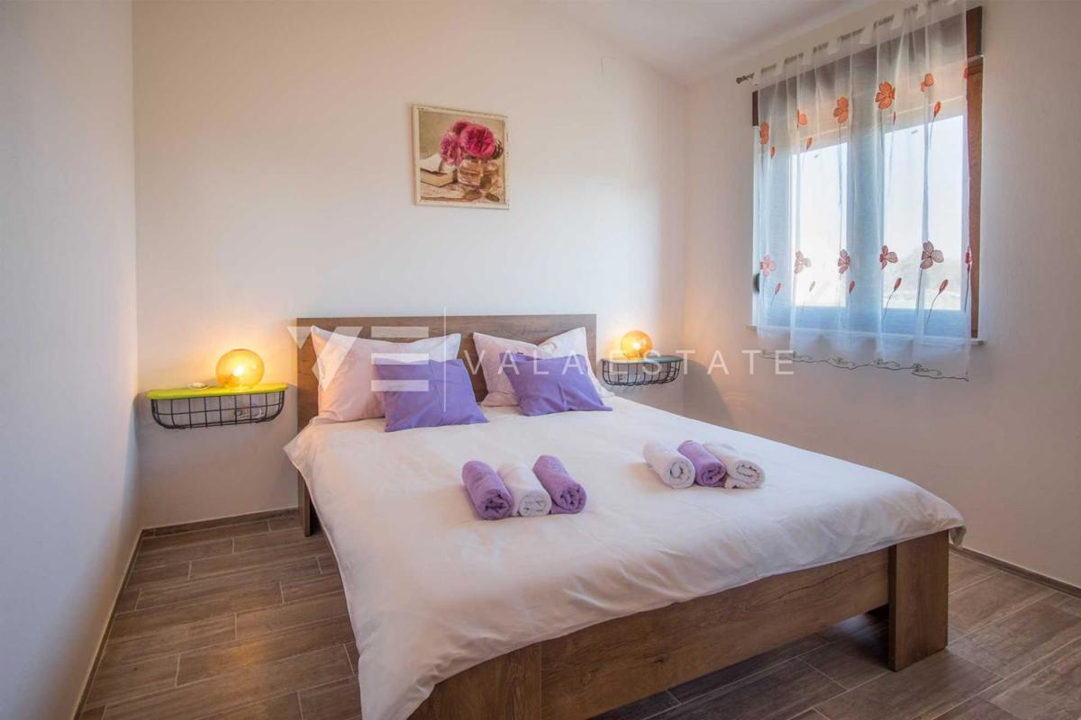 DVOJNA HIŠA Z POGLEDOM NA MORJE IN BAZENOM