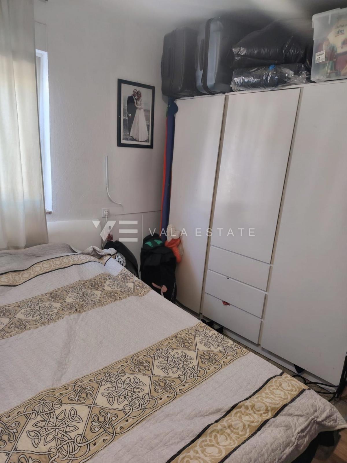 ENOSOBNI APARTMA NA MIRNI LOKACIJI