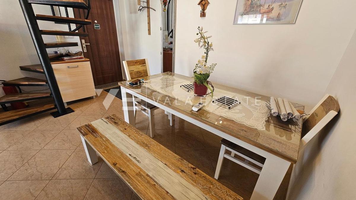 APARTMA S POGLEDOM NA MORJE V BLIZINI PLAŽE