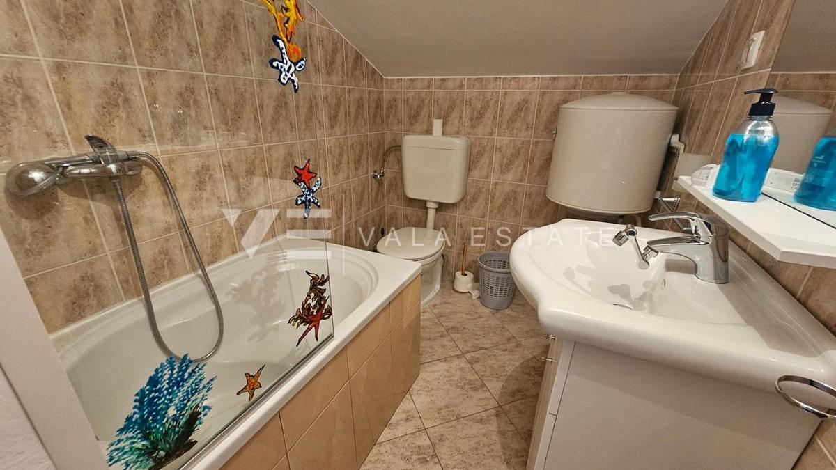 APARTMA S POGLEDOM NA MORJE V BLIZINI PLAŽE